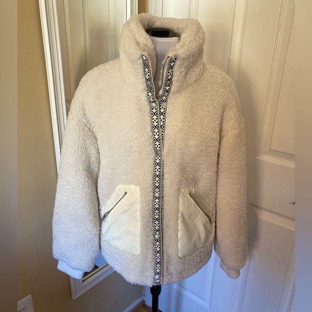 Levi’s NWOT Sherpa Fleece Jacket last call 10/24